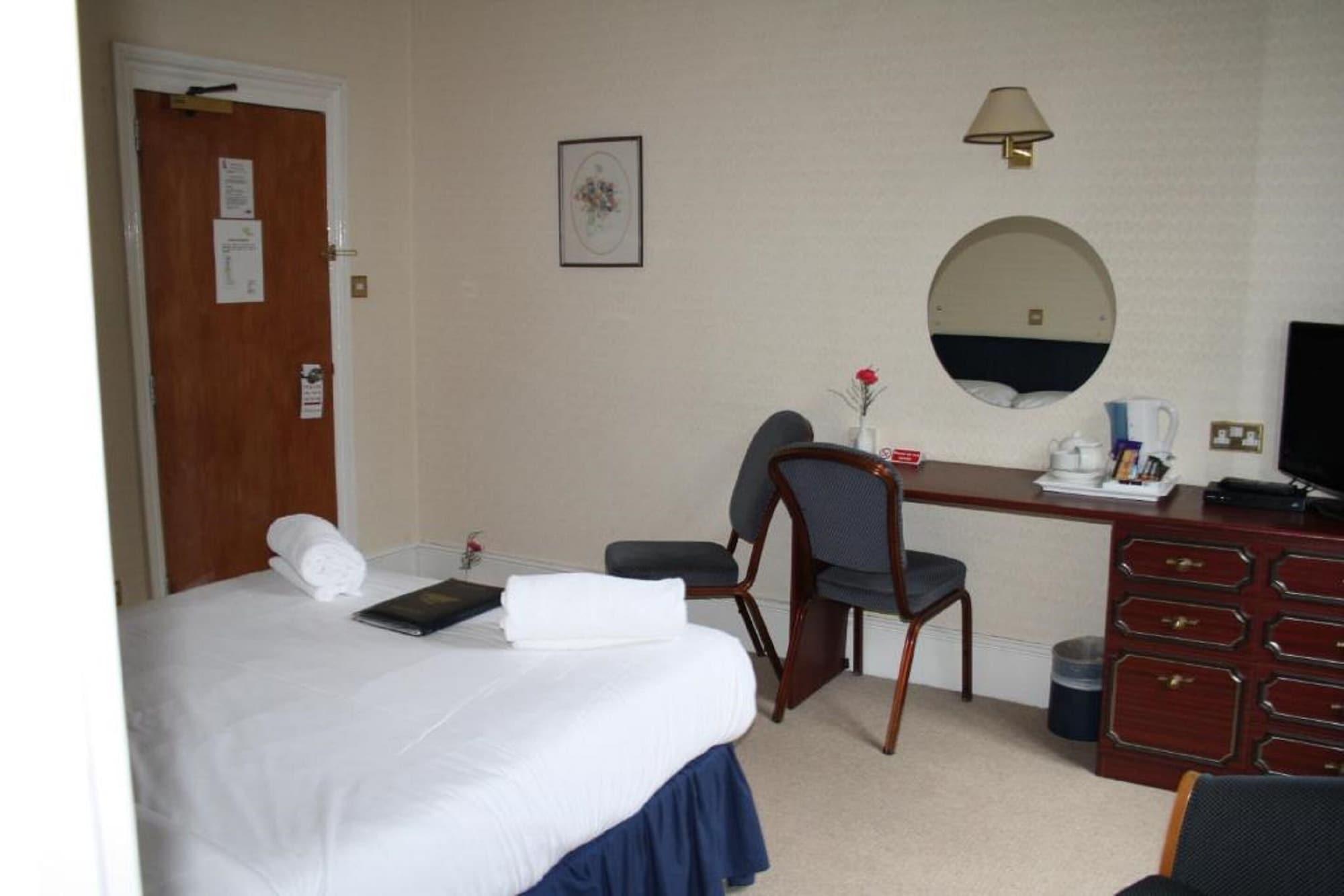 Uno Hotel Thames Maidenhead Exterior foto