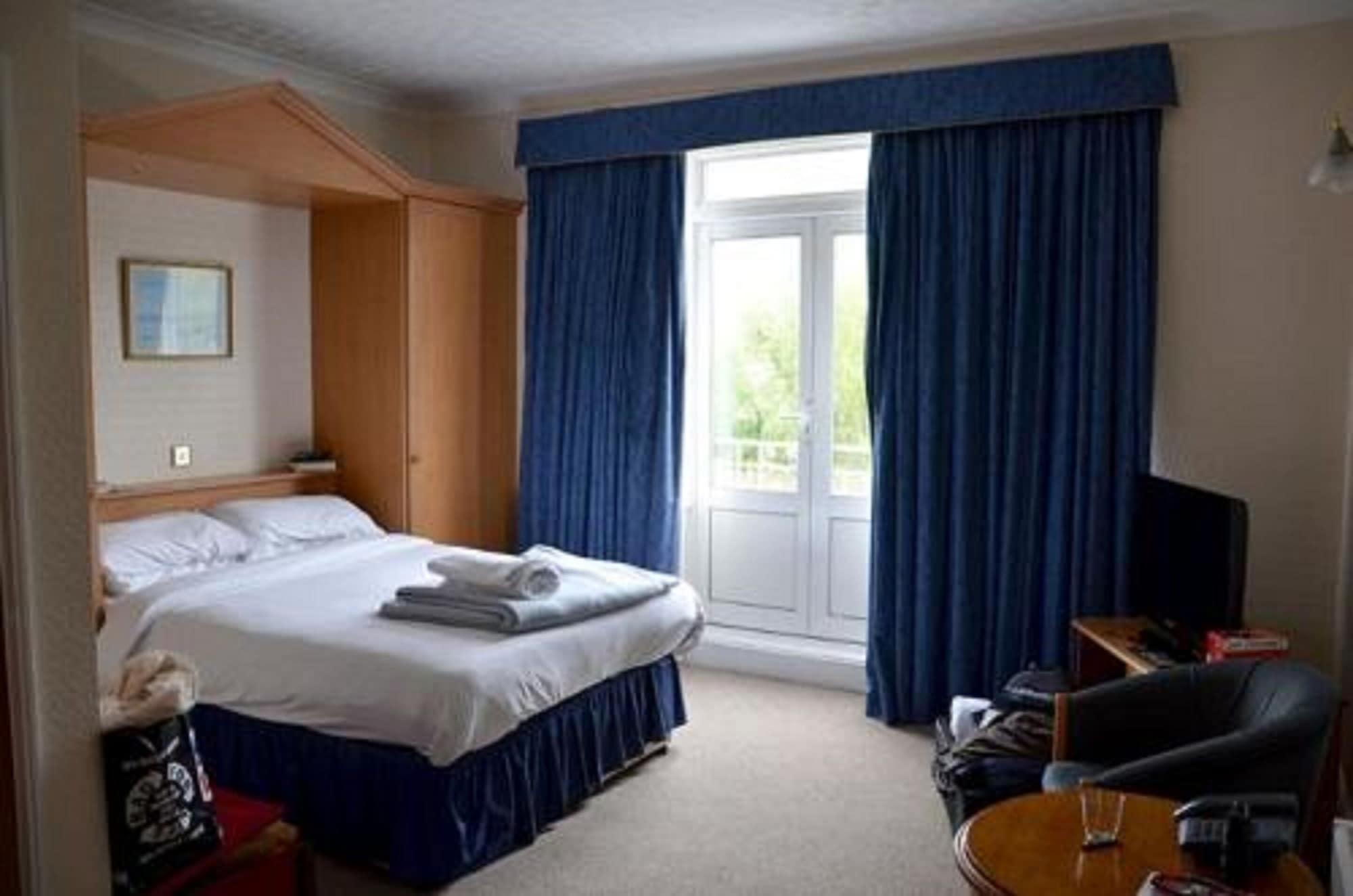Uno Hotel Thames Maidenhead Exterior foto