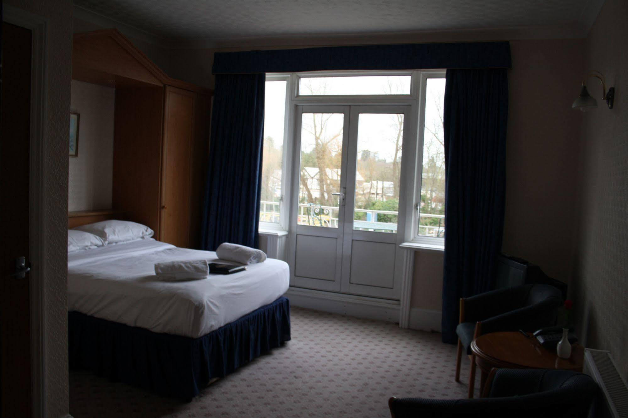 Uno Hotel Thames Maidenhead Exterior foto